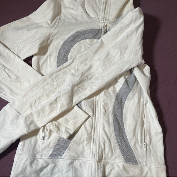 Lululemon In stride Jacket Cowl Neck in white and gray - size 4 - Picture 4 of 9